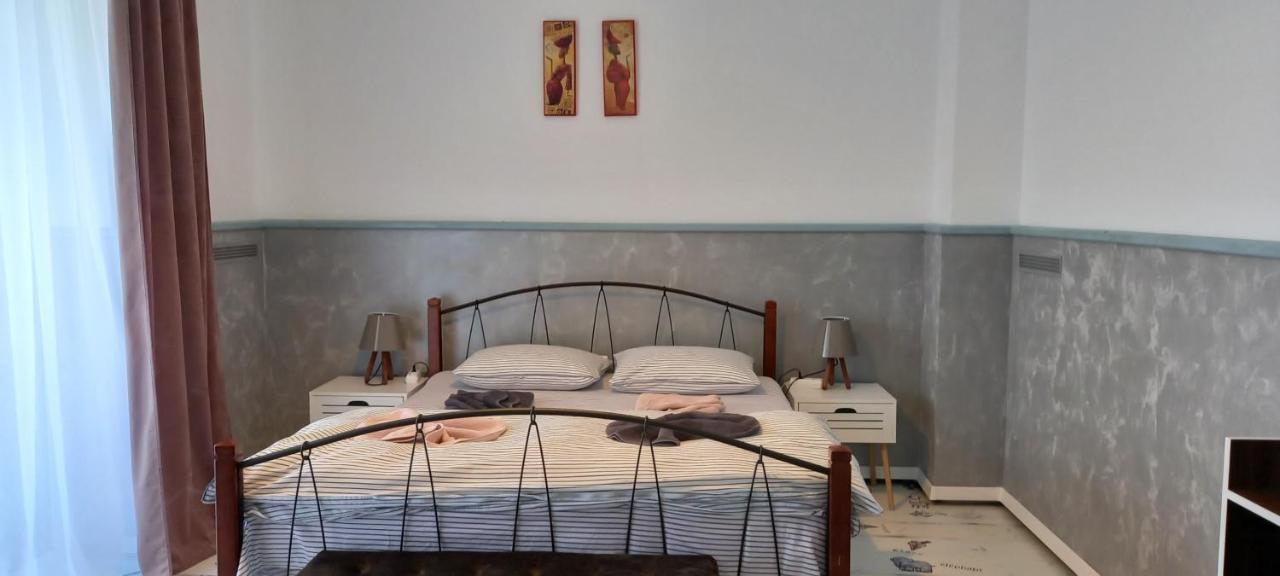 Вилла Casa Lui Marc Оршова Экстерьер фото